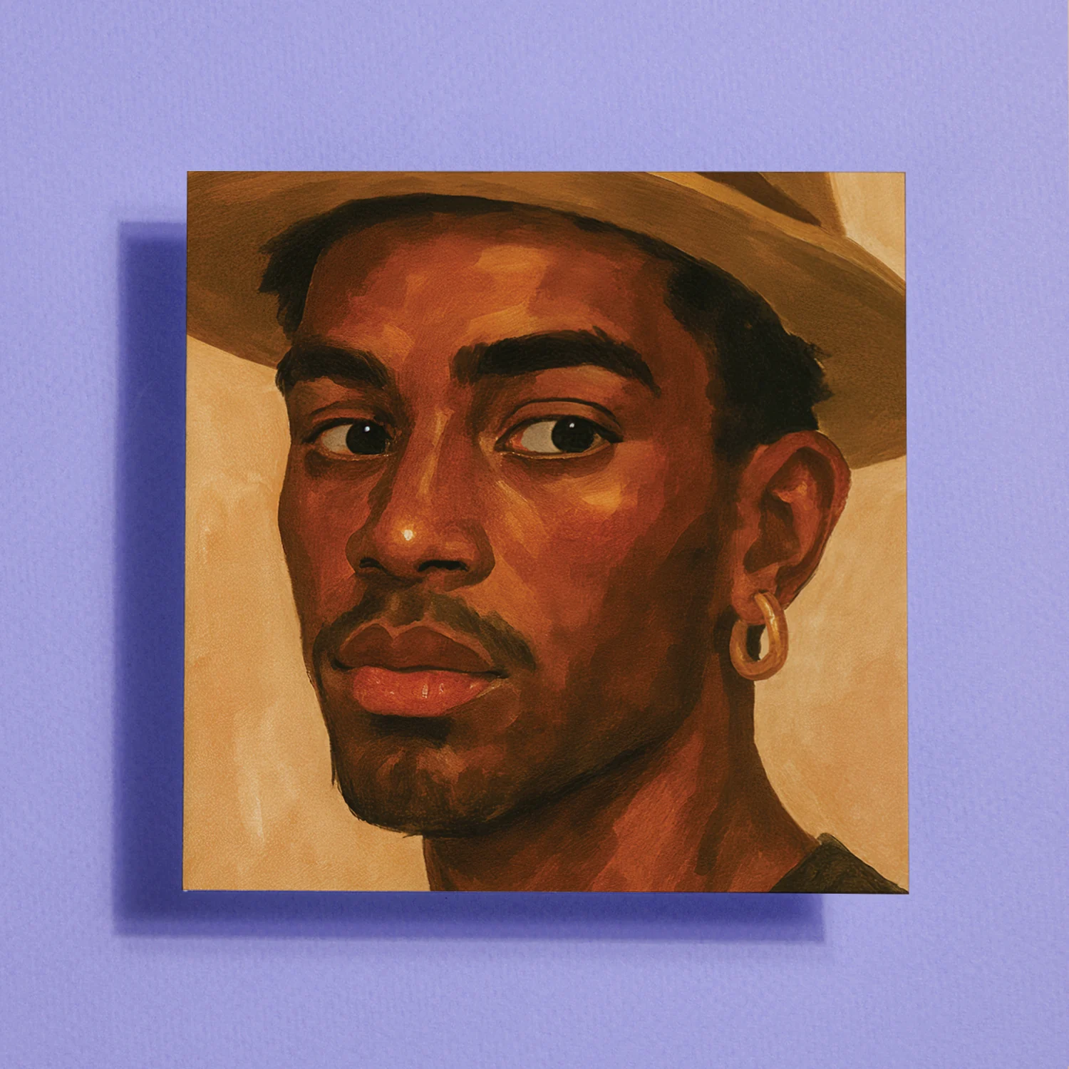 Geschilderd portret met een gouden oorbel, op een lila achtergrond.